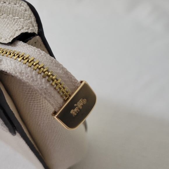 NEW Coach Wristlet Clutch Handbang Purse - Picture 3 of 4